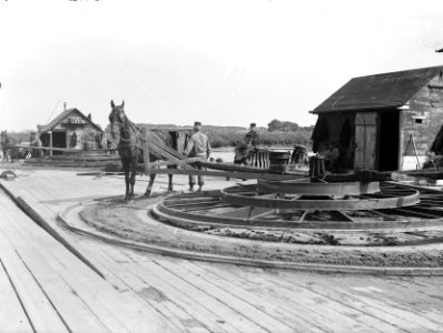 Visserij, viskwekerijen, paarden, inhalen zegenlijnen, Bestanddeelnr 192-0846