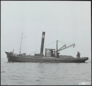 Visserij, oestercultuur Stoomkorboot TH 18 met een lading oesters onderweg naar, Bestanddeelnr 126-1316
