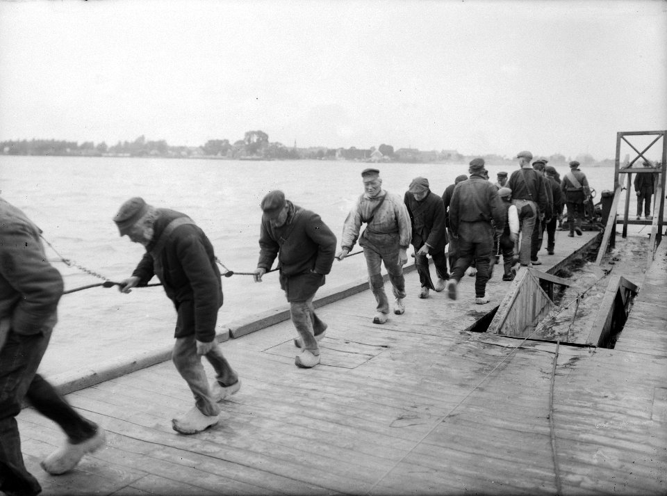 Visserij, viskwekerijen, zegen, zalm, nieuwe merwede, Bestanddeelnr 164-0356