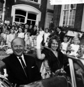 Visserijdagen in Harlingen, de visserijkoningin Antje Bakker Terpstra, Bestanddeelnr 916-8415
