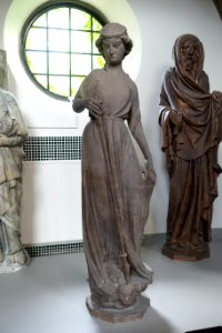 Virtue and Vice, c. 1280-1290, from the west facade of Strasbourg Cathedral, France, c. 1900, plaster replica - Adolphus Busch Hall - Harvard University - DSC05697