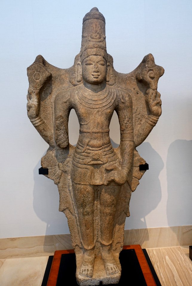 Vishnu, South India, 12th-13th century AD, granite - Matsuoka Museum of Art - Tokyo, Japan - DSC07144