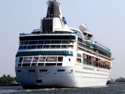 Vision of the Seas astern