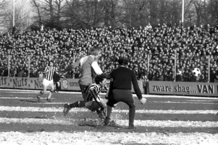 Vitesse tegen Feyenoord 0-2, Jan Boskamp (midden), Bestanddeelnr 925-4510