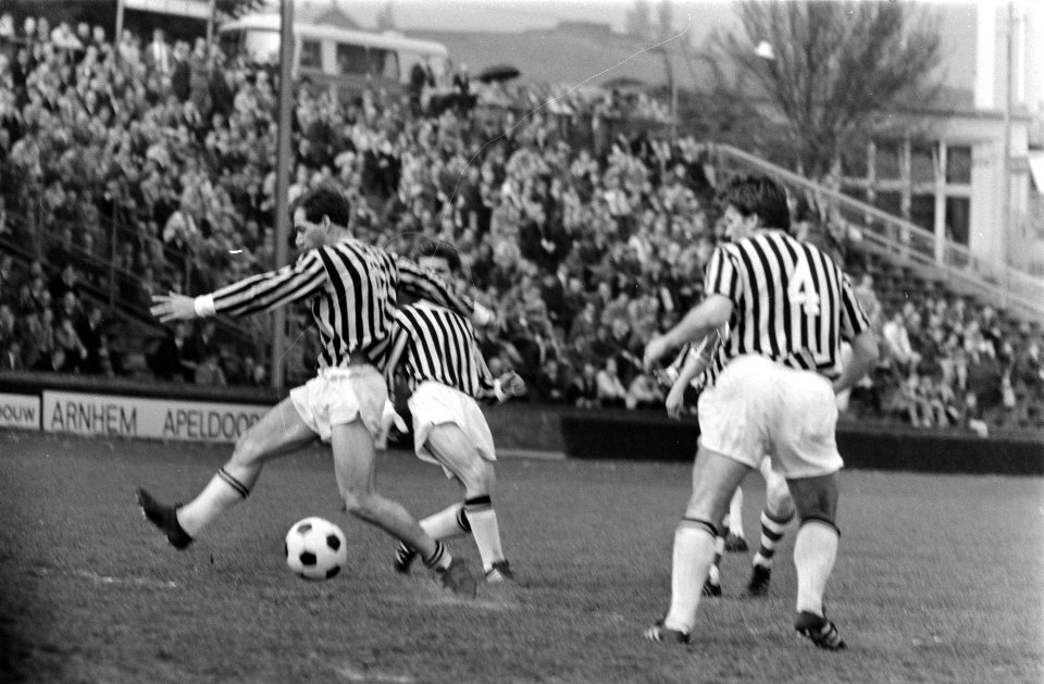 Vitesse tegen PSV 0-7. Spelmoment, Bestanddeelnr 922-3768