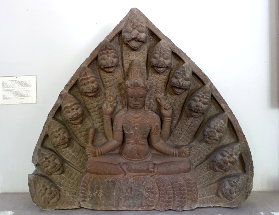 Vishnu, Tra Kieu, 11th-12th century, Quang Nam - Museum of Cham Sculpture - Danang, Vietnam - DSC01630