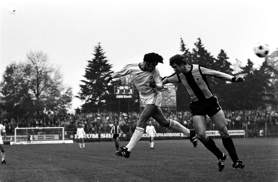 Vitesse tegen Roda JC 2-5, duel Nanninga (l) en Heezen, Bestanddeelnr 929-9681