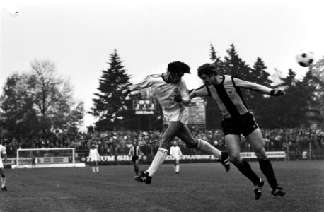 Vitesse tegen Roda JC 2-5, duel Nanninga (l) en Heezen, Bestanddeelnr 929-9681