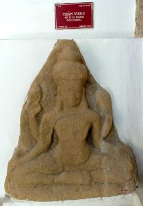 Vishnu, Phong Le, 7th-8th century, Quang Nam - Museum of Cham Sculpture - Danang, Vietnam - DSC01583