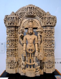 Vishnu, Central India, c. 12th century AD, sandstone - Matsuoka Museum of Art - Tokyo, Japan - DSC07147