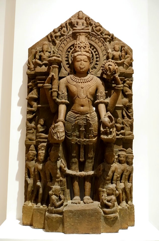 Vishnu and attendants, Gujarat, India, Solanki period, c. 1026 AD, sandstone - Dallas Museum of Art - DSC05079