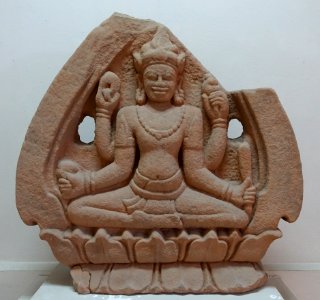 Vishnu, Phu Hung, 11th-12th century, Quang Nam - Museum of Cham Sculpture - Danang, Vietnam - DSC01949