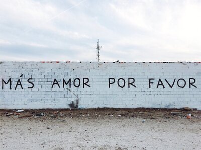 Write vandalism outdoor