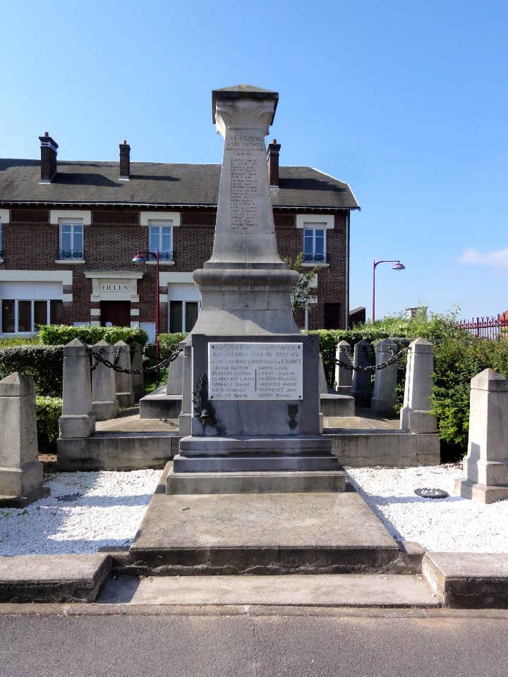 Viry-Noureuil (Aisne) monument aux morts