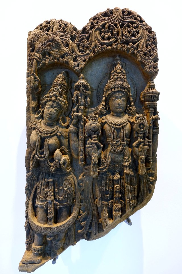 Vishnu with a female attendant, Halebidu, Karnataka, India, 12th century AD, chlorite schist - Ethnological Museum, Berlin - DSC01425