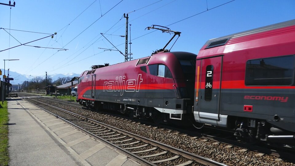 Motor railway line travel