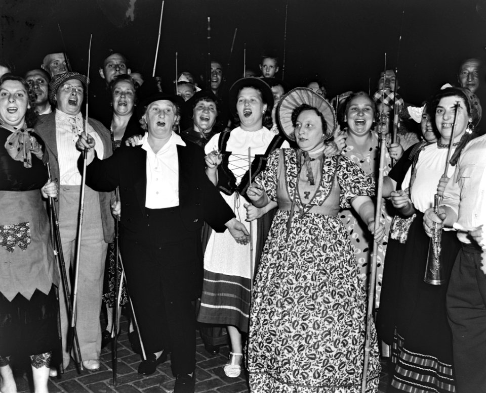 Viswedstrijd voor vrouwen in de Jordaan, Bestanddeelnr 904-7576