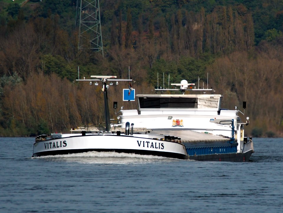Vitalis, ENI 02330760 on the Rhine river at Koblenz at the Deutches Eck, pic2