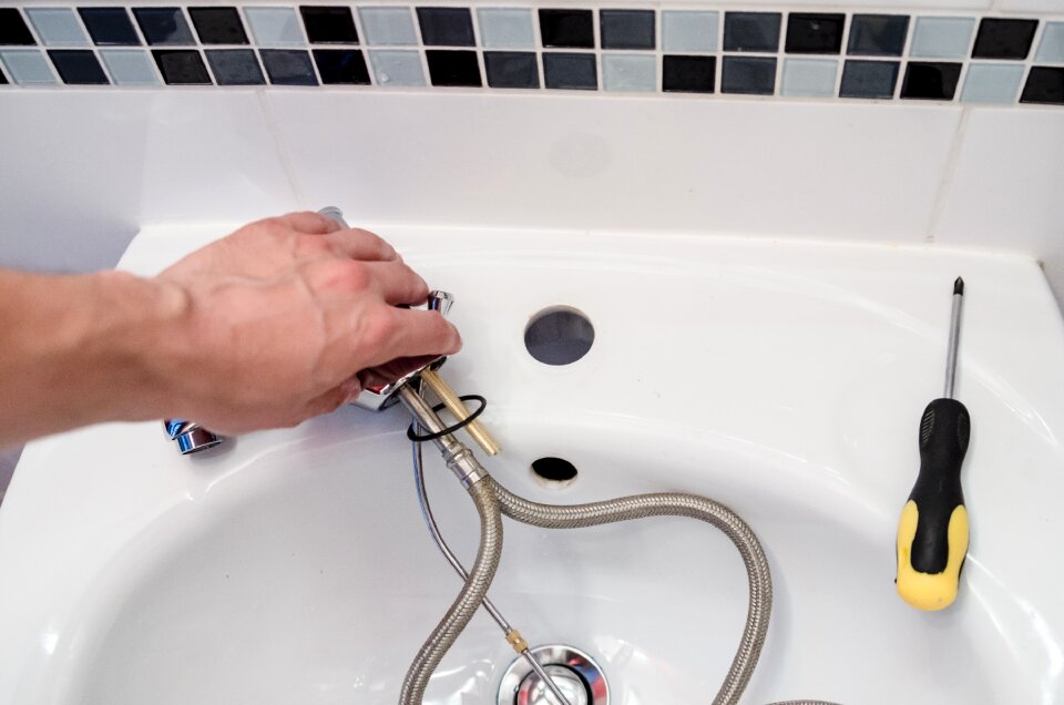 Battery hydraulics water
