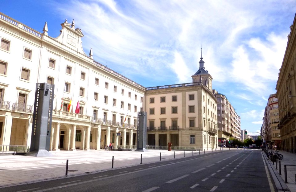 Vitoria - Calle Olaguíbel, Comisaría Provincial de la Policía Nacional en Álava