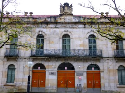 Vitoria - Campus Universitario de Álava, Escuela Universitaria de Estudios Empresariales (antiguo Hospital Militar) 2
