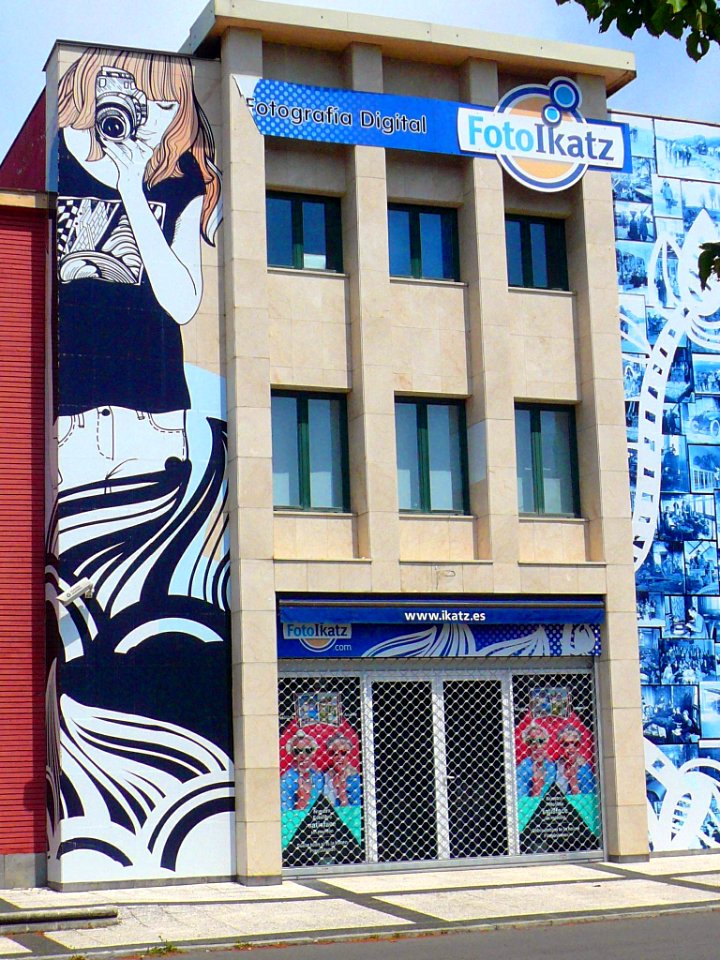 Vitoria - Calle Heraclio Fournier 2