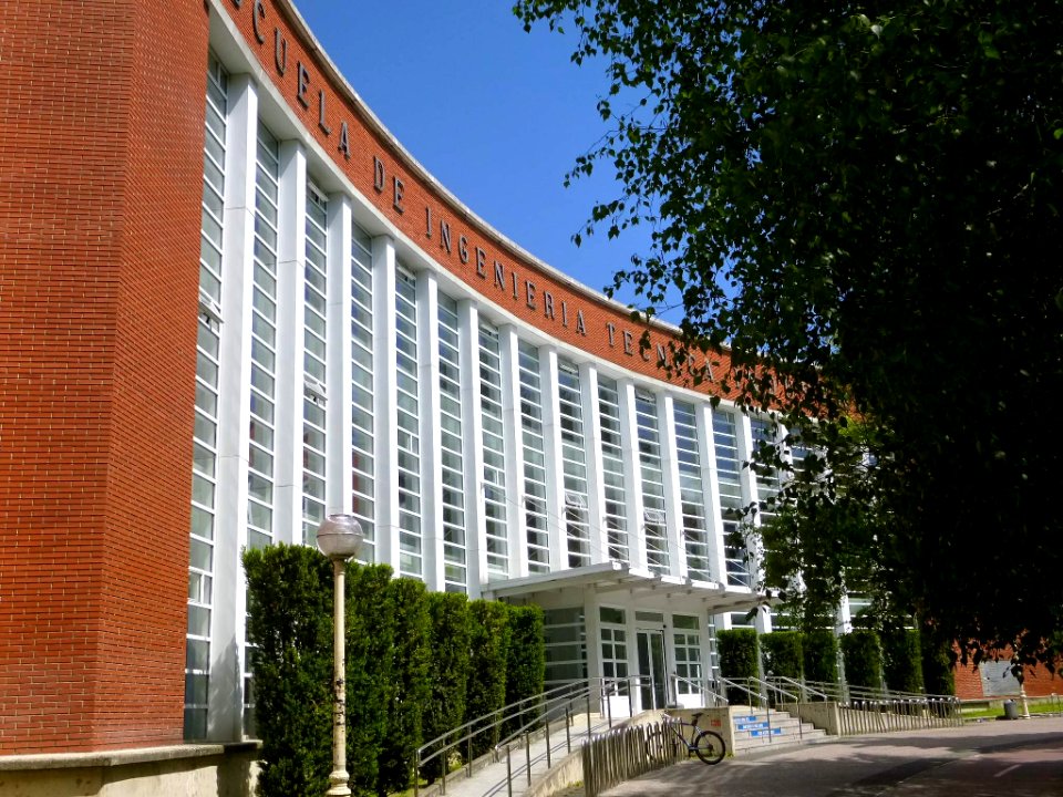 Vitoria - Escuela de Ingeniería Técnica Industrial (UPV-EHU) 1