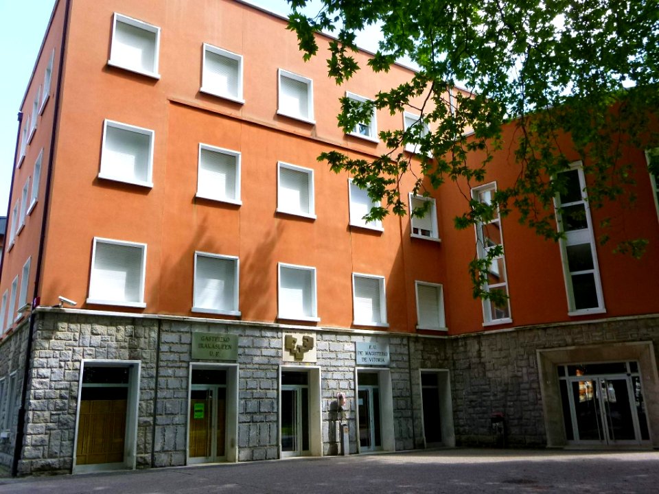 Vitoria - Escuela Universitaria de Magisterio (UPV-EHU)