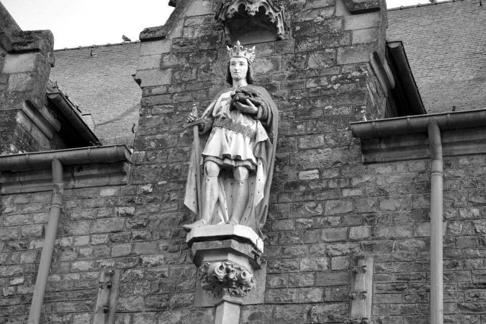 Statue of saint louis king of france heritage