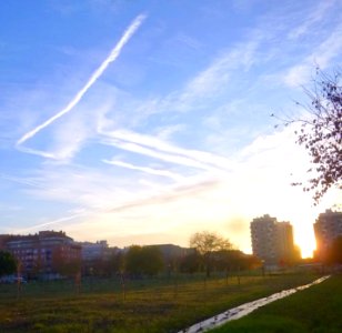 Vitoria - Extraña contrail sobre Vitoria