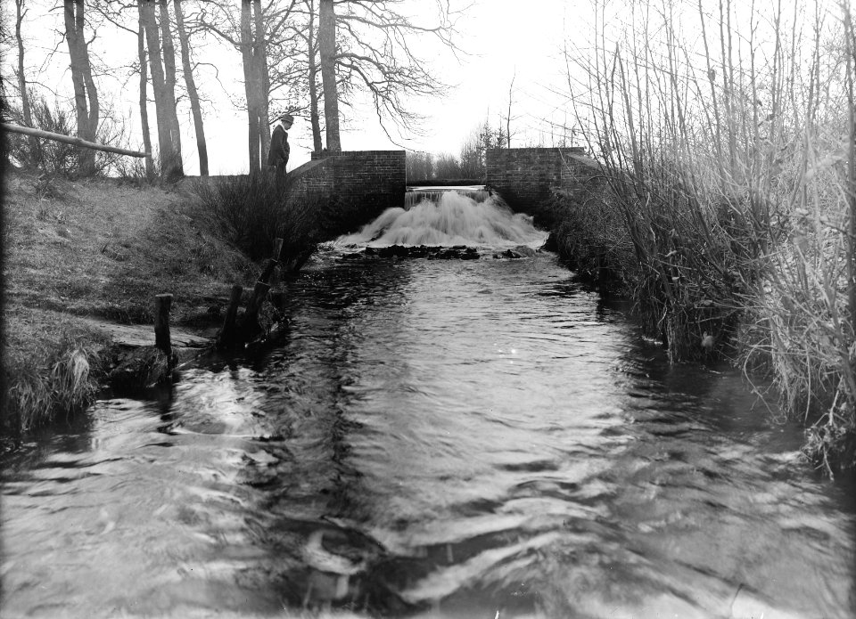 Visserij, viskwekerijen, beken, watervallen, Hierdensche Beek, Bestanddeelnr 192-0834