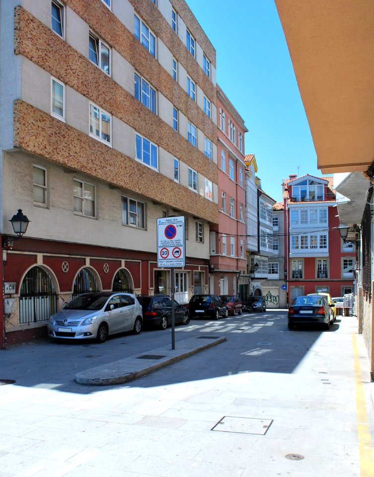 Vista da rúa adicada a Isabel Zendal Gómez na Coruña