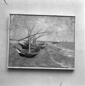 Vissersboten op het strand van Les Saintes-Maries-de-la-Mer (1888), Bestanddeelnr 900-8716