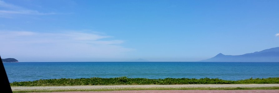 Vista da Baía de Caraguatatuba, pela Praia de Massaguaçú