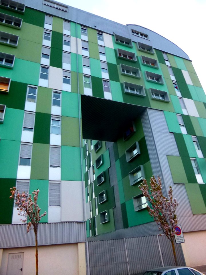 Vitoria - Distrito de Zabalgana, barrio de Mariturri, Avenida Reina Sofía 22-30 (08)