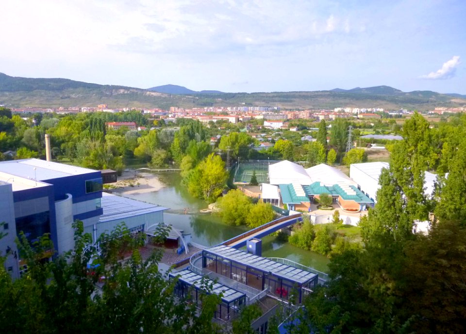 Vista del barrio pamplonés de Txantrea y de Ansoain desde el Parque de la Media Luna 1