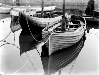 Vissersschuiten in de haven van IJmuiden, Bestanddeelnr 252-0671