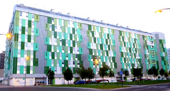 Vitoria - Distrito de Zabalgana, barrio de Mariturri, Avenida Reina Sofía 22-30 (01)