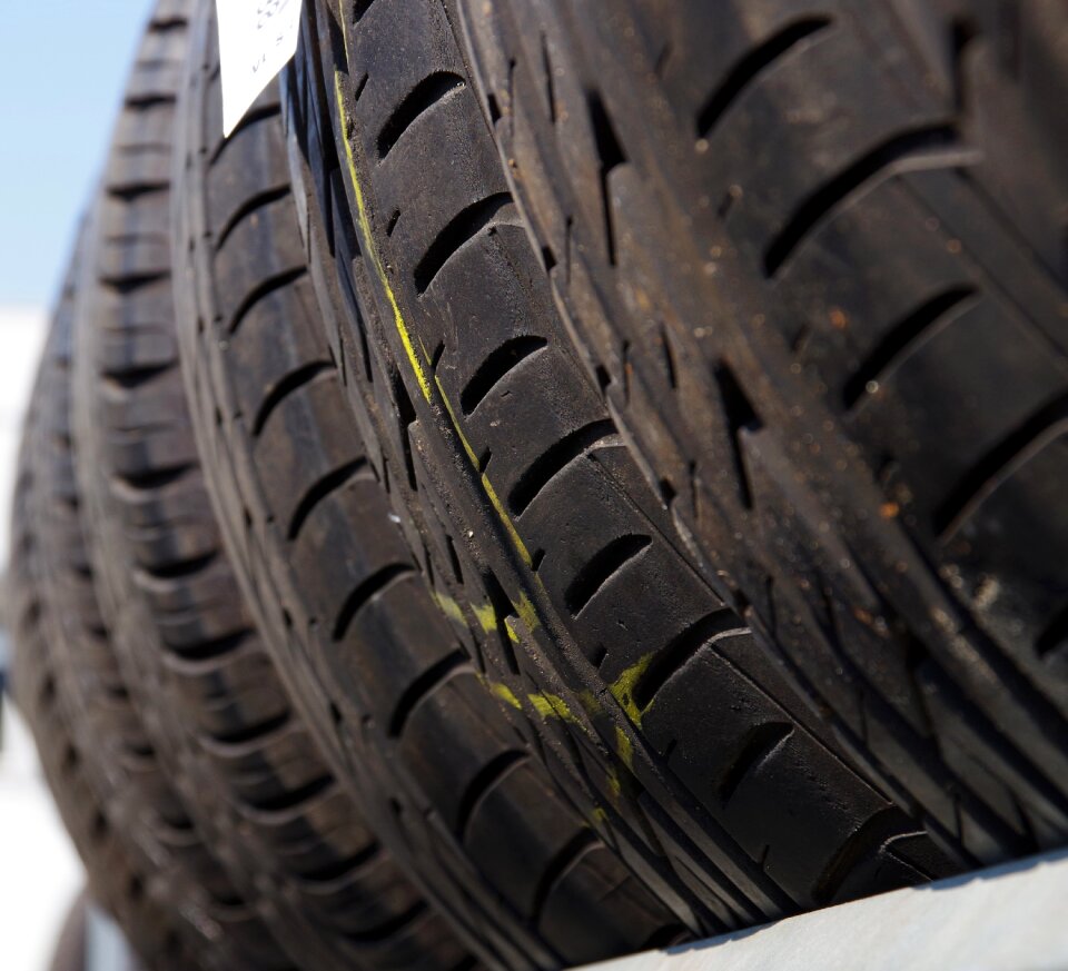 Altreifen auto tires automotive