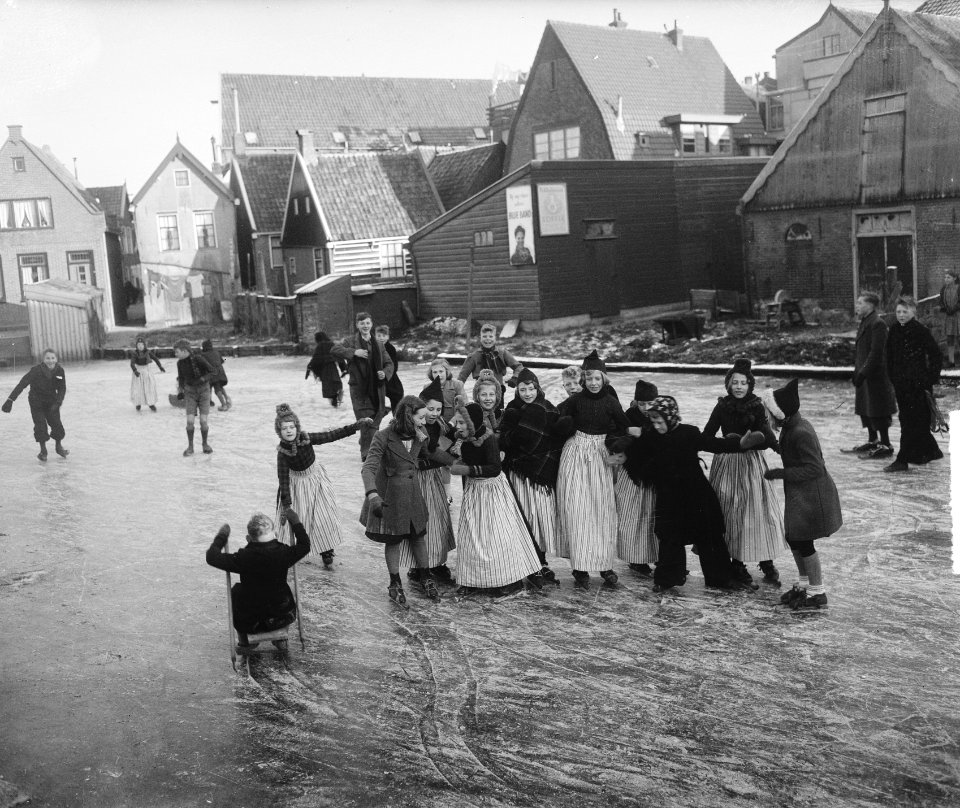 Volendam op de schaats, Bestanddeelnr 903-1610