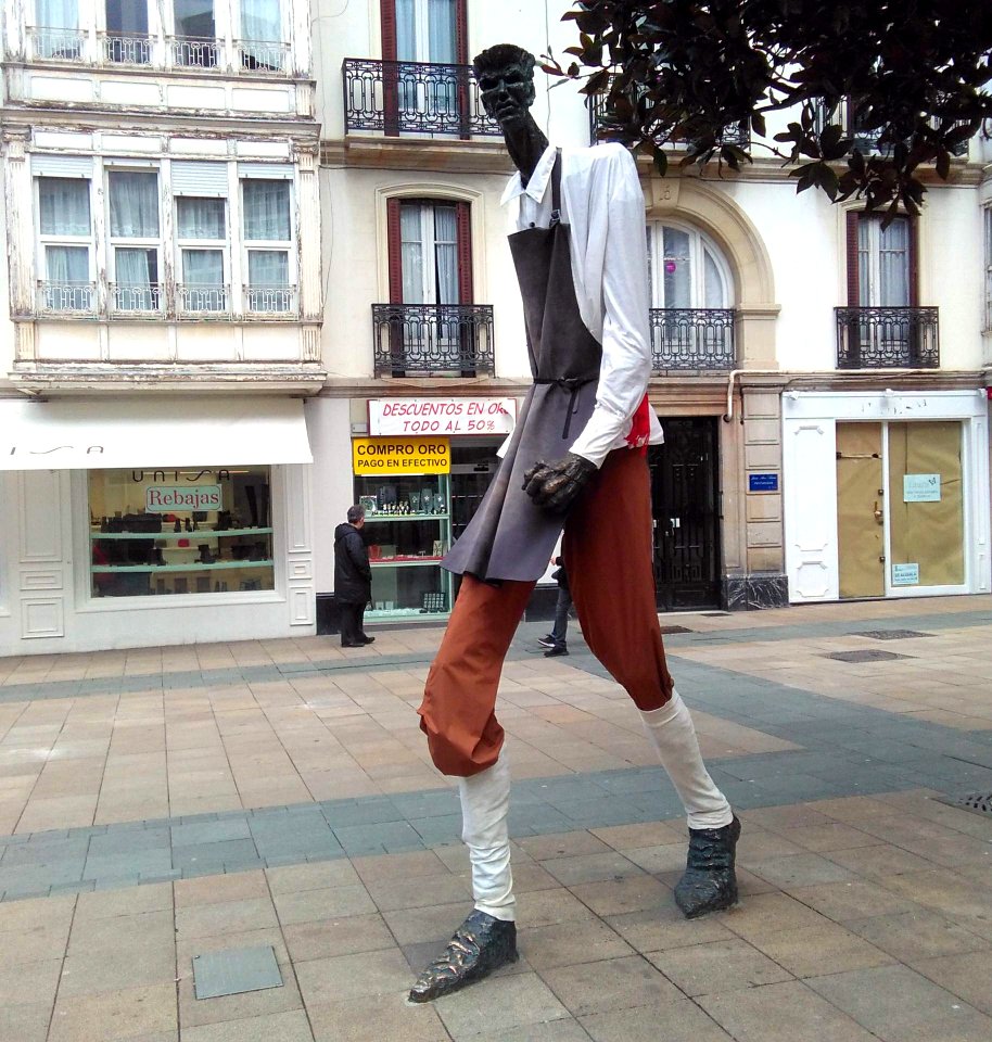 Vitoria - El Caminante, vestido