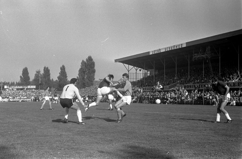 Volendam tegen Ajax 0-3, Bestanddeelnr 923-8594