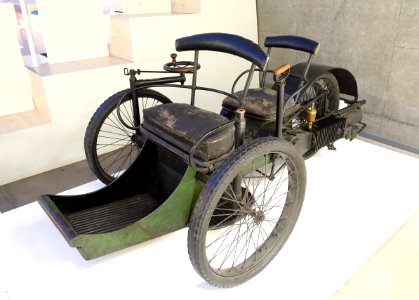 Voiturette, three-wheeled car, Léon Bollée, 1897, TM6831, view 1 - Tekniska museet - Stockholm, Sweden - DSC01460 photo