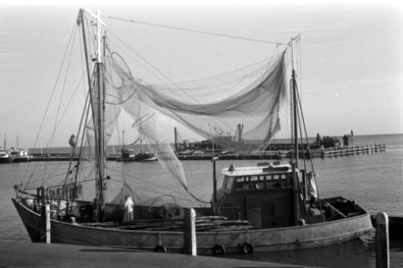 Volendam stadsgezichten en haven, Bestanddeelnr 925-1232
