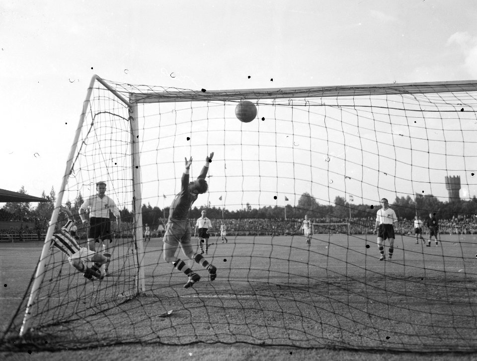 Voetbalkampioenschap Willem II tegen Eindhoven, Willem II kampioen, Bestanddeelnr 907-2396
