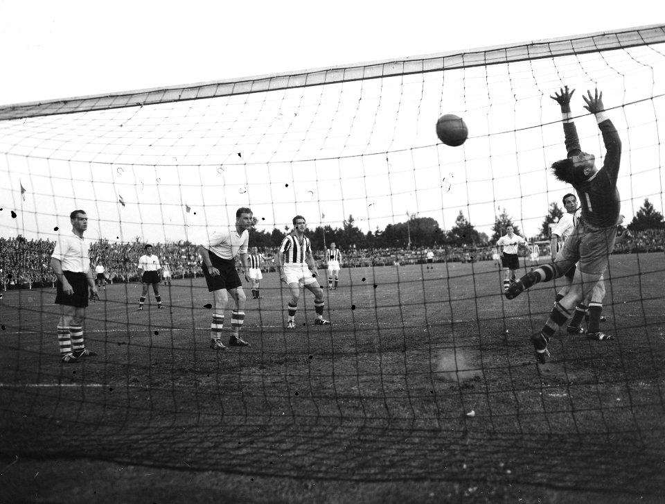 Voetbalkampioenschap Willem II tegen Eindhoven, Willem II kampioen, Bestanddeelnr 907-2397