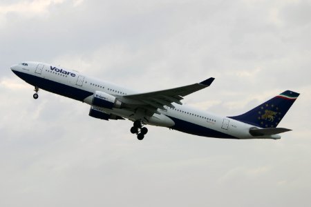 VolareAirlines A330 fukuoka 20040905144804