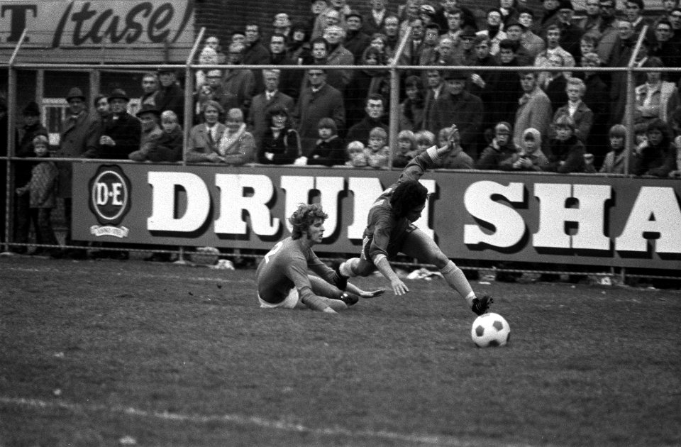 Volendam tegen FC Den Haag 0-0, Van Eeden ( Den Haag en Volendammer in duel, Bestanddeelnr 925-2309