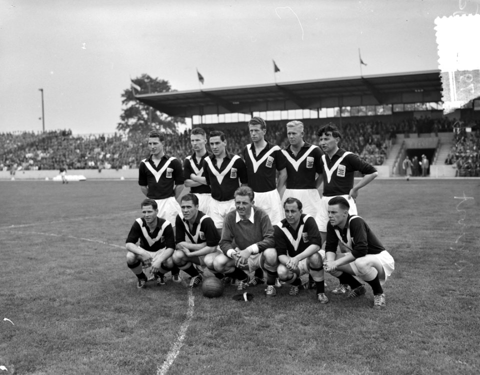 Voetbalelftallen. Enschede, Bestanddeelnr 907-9791