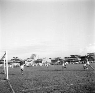 Voetballen in Paramaribo, Bestanddeelnr 252-6901